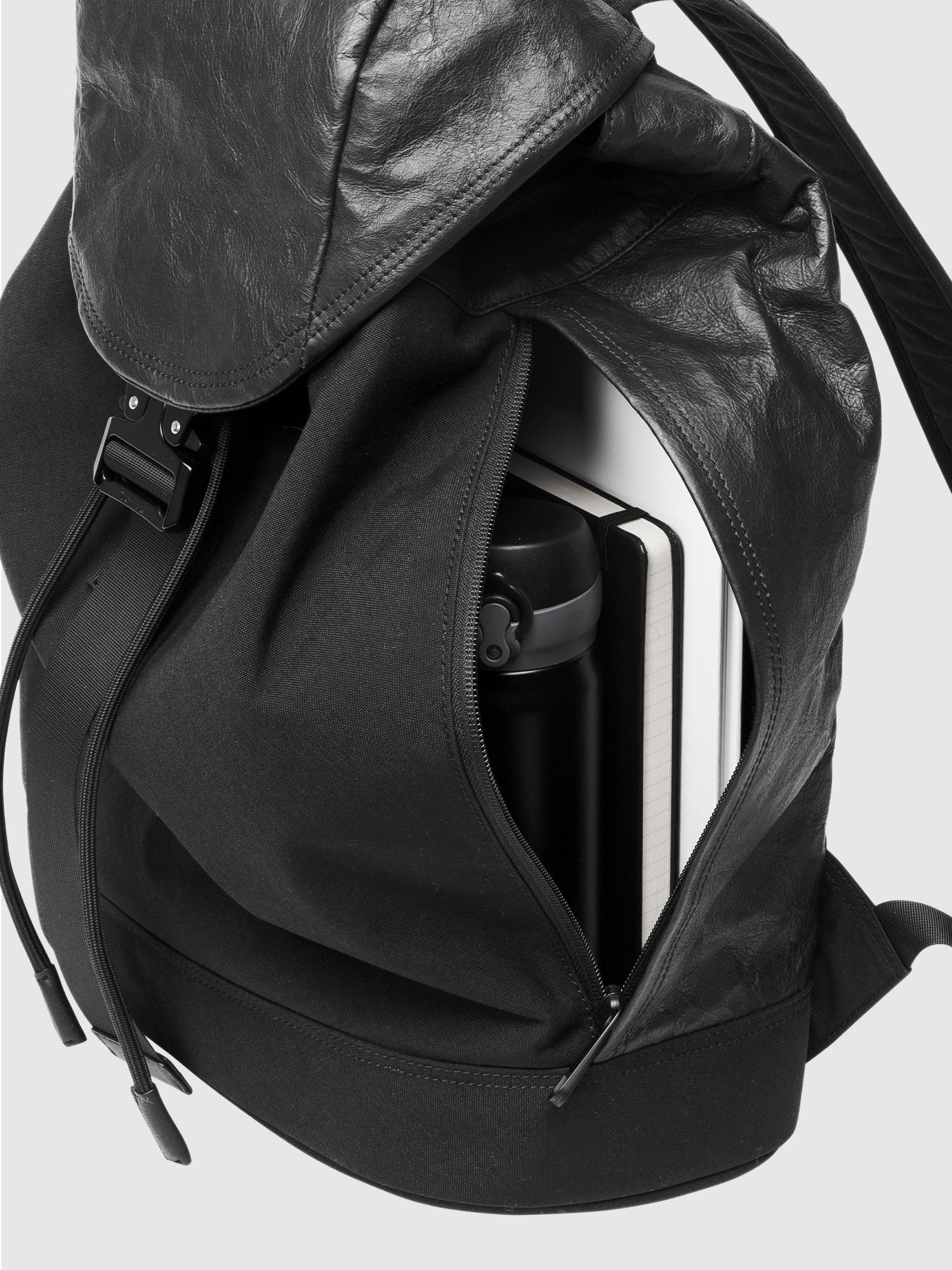 【新発売】NYLON×LEATHER BACKPACK SF M 010 - Image 12