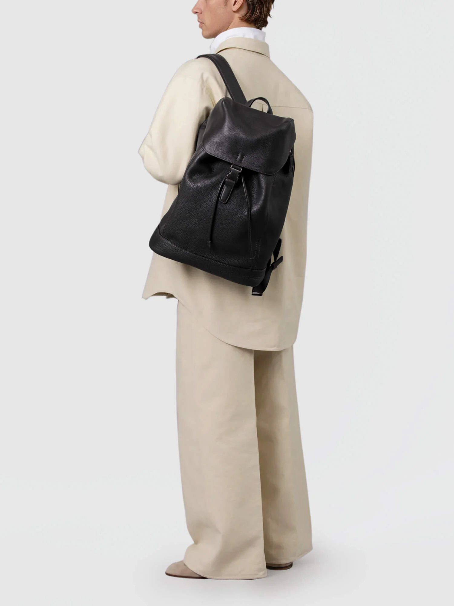 【数量限定色】トーンオイルヌメ フラップバックパック - Image 17