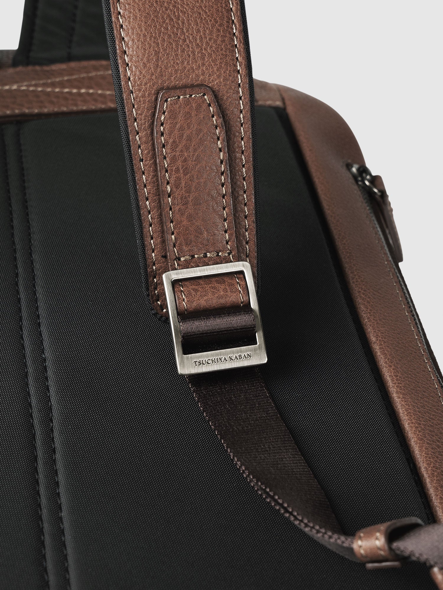 【数量限定色】トーンオイルヌメ フラップバックパック - Image 28